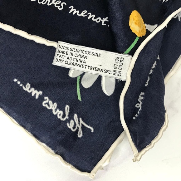 LULU GUINNESS Daisy Flower HE LOVES ME / NOT Scarf - Picture 4 of 5